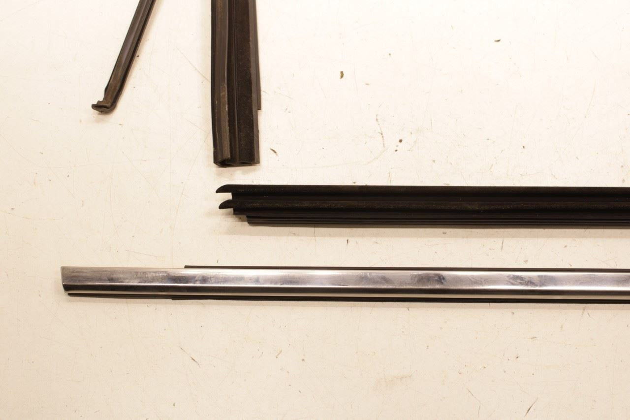 2014-22 Jeep Cherokee Latitude Rear Right Door Run Channel w/ Belt Weatherstrips - Alshned Auto Parts