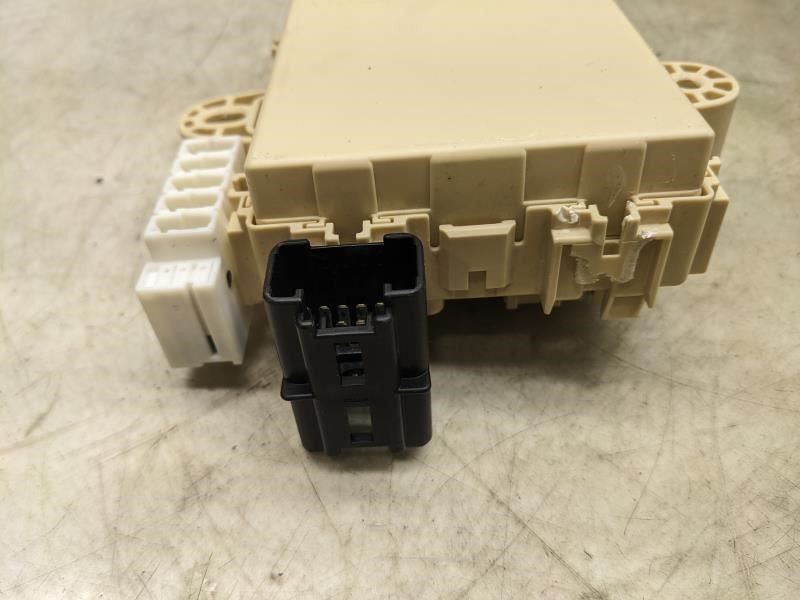 2007-2009 Lexus RX350 3.5L Rear Trunk Fuse Relay Junction Box 82670-48050 OEM - Alshned Auto Parts