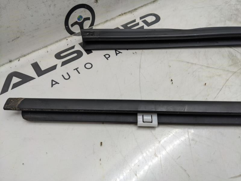 2017-20 Hyundai Elantra Front Left Door Window Belt Weatherstrip 82231-F2000 OEM - Alshned Auto Parts