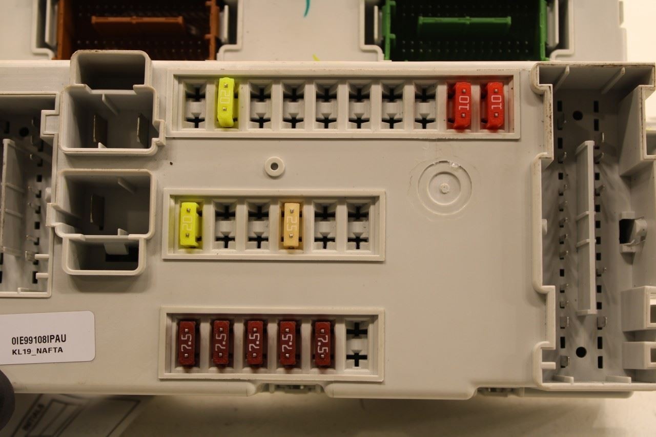 2019 Jeep Cherokee Latitude 3.2L Cabin BCM Body Control Module Fuse Relay Block - Alshned Auto Parts