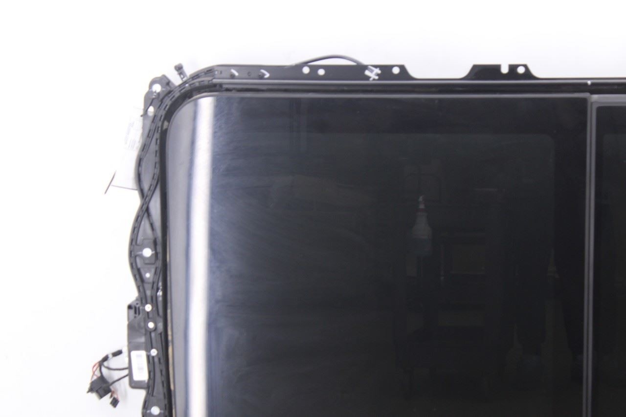 2021-2023 Volkswagen Atlas SE Roof Sunroof Frame with Glass 3CN877049 OEM - Alshned Auto Parts
