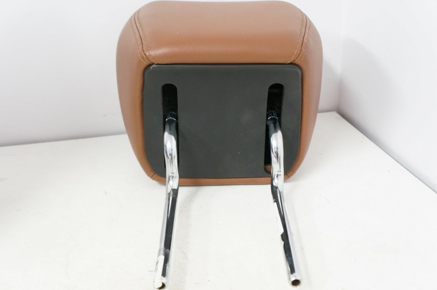 2015-2017 Chevrolet Traverse Leather Brown Front Headrest 23433522 OEM - Alshned Auto Parts