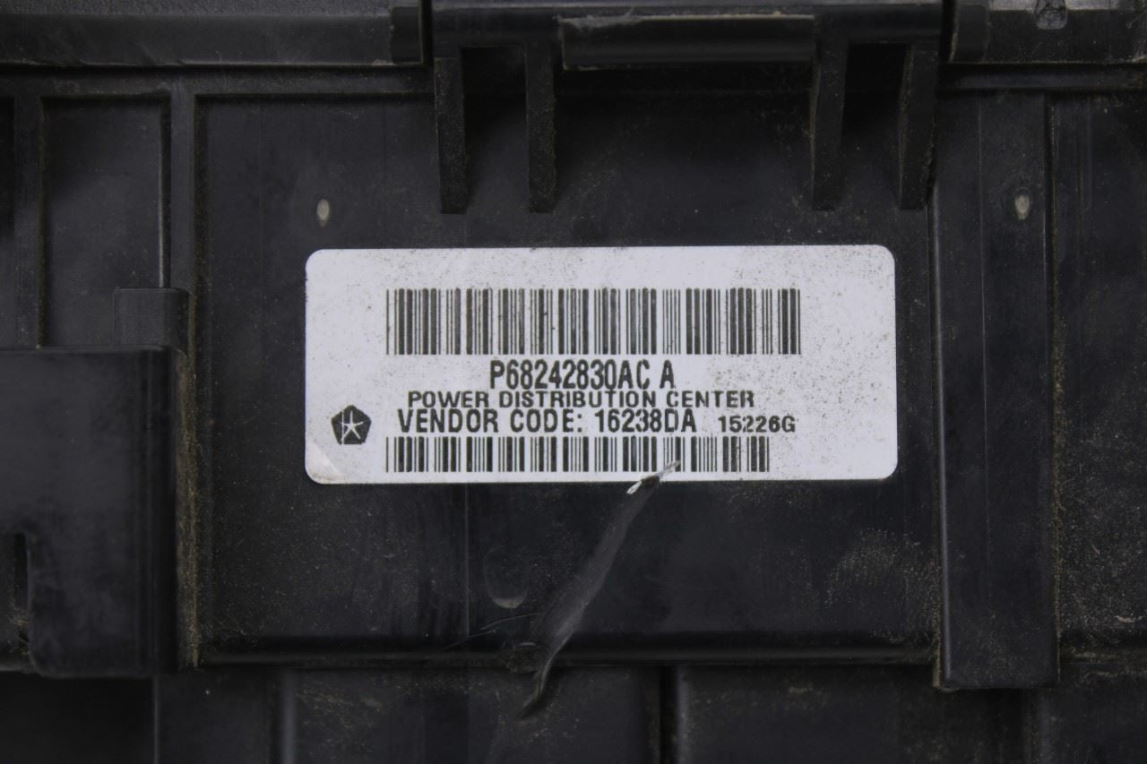 2015 Dodge Durango SXT 3.6L Totally Integrated Power Distribution Fuse Relay Box12