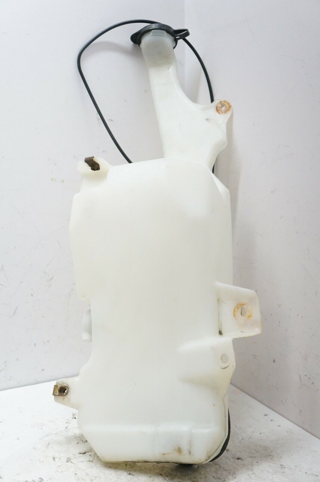2007-2013 GMC Sierra 1500 Windshield Washer Reservoir Tank 20999339 OEM - Alshned Auto Parts