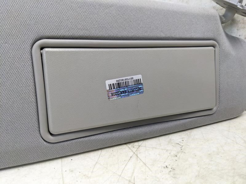 2016-22 Chevrolet Malibu RH Sun Visor w/ Illuminated Mirror 23229115 OEM *ReaD*