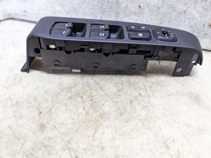 2014-2015 Kia Soul Front Left Master Power Window Switch 93570-B2010CA OEM *ReaD - Alshned Auto Parts