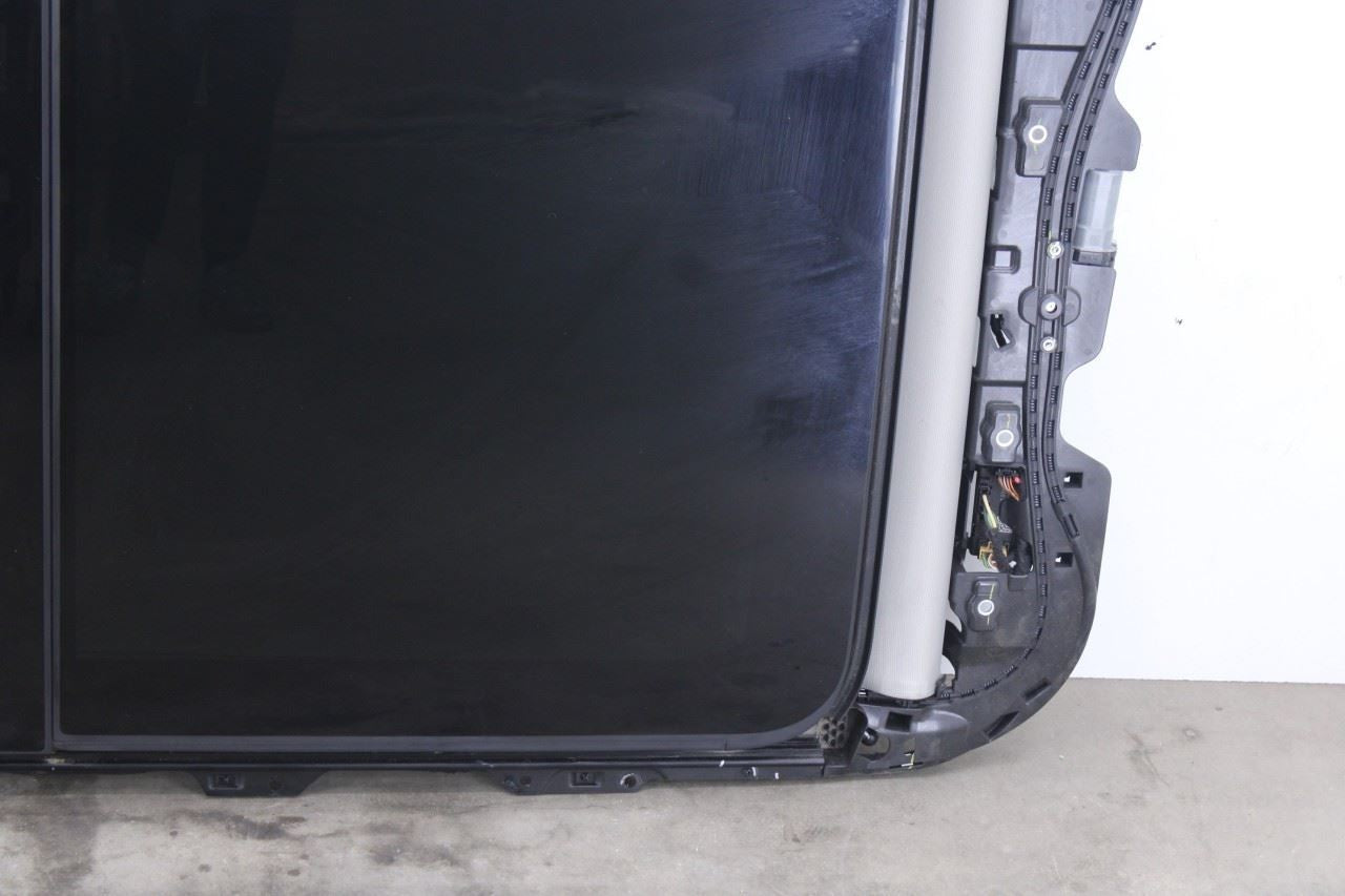 2021-2023 Volkswagen Atlas SE Roof Sunroof Frame with Glass 3CN877049 OEM - Alshned Auto Parts