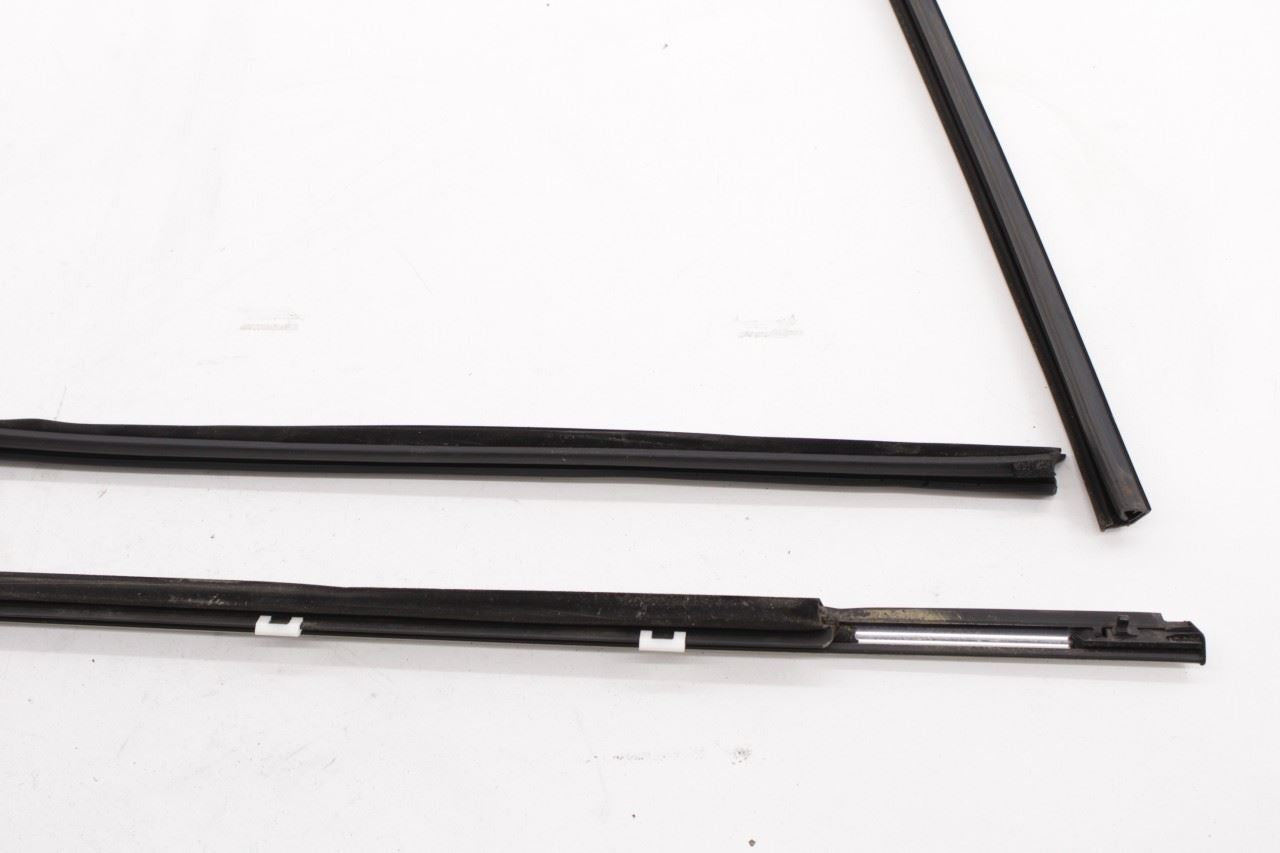 16-20 KIA Sorento EX FR LH Door Run Channel w/ Belt Outer and Inner Weatherstrip - Alshned Auto Parts