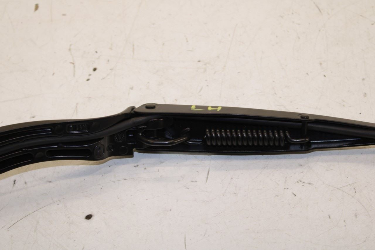 20-2025 Mazda CX-30 2.5 S Front Left and Right Windshield Wiper Arm DNBH-67-321 - Alshned Auto Parts