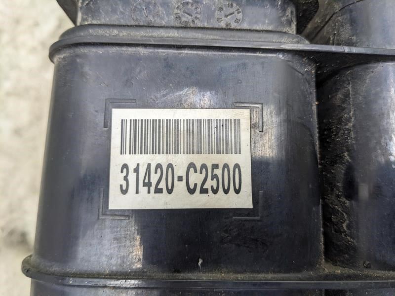2015-2019 Hyundai Sonata Fuel Vapor Evaporator Emission Canister 31420-C2500 OEM - Alshned Auto Parts