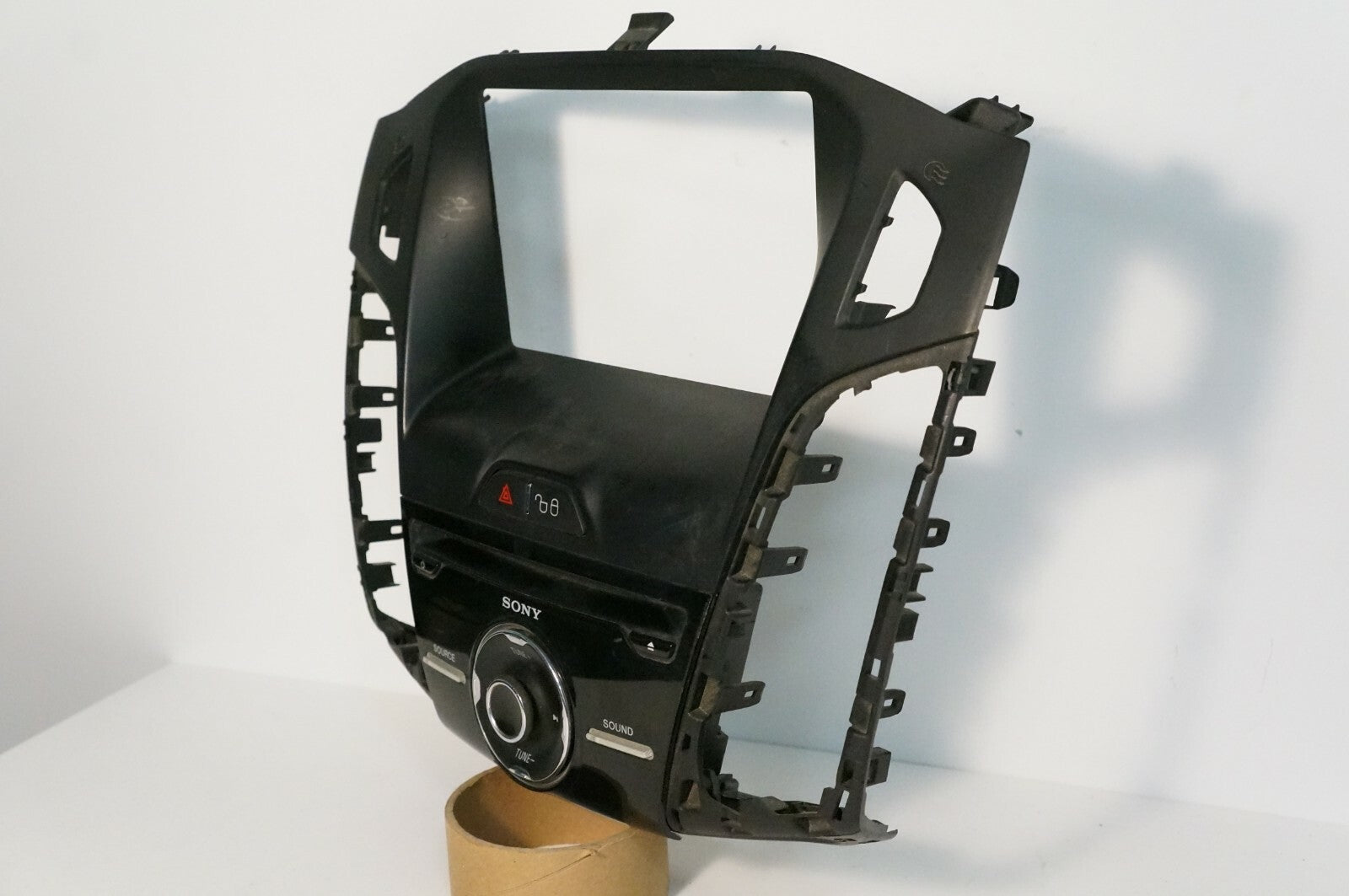 12-14 FORD FOCUS DASH RADIO DISPLAY BEZEL TRIM W/ CENTER AIR VENT OEM - Alshned Auto Parts