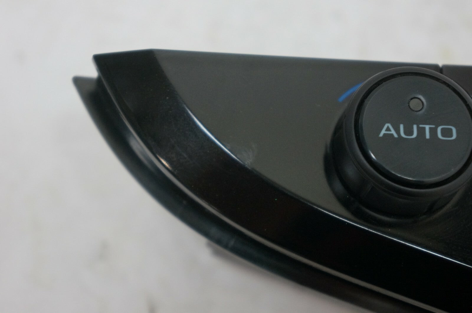 2018-19 Toyota Camry Factory Climate Temperature Control 55900-33L50 OEM *ReaD* - Alshned Auto Parts