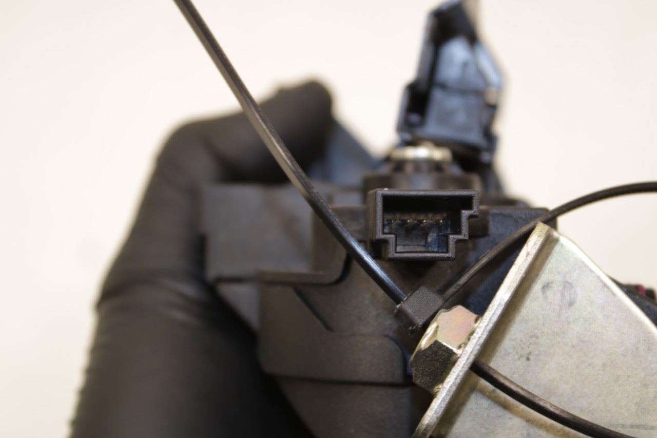 20112018 Porsche Cayenne Platinum Rear Liftgate Tailgate Lock Latch Actuator - Alshned Auto Parts