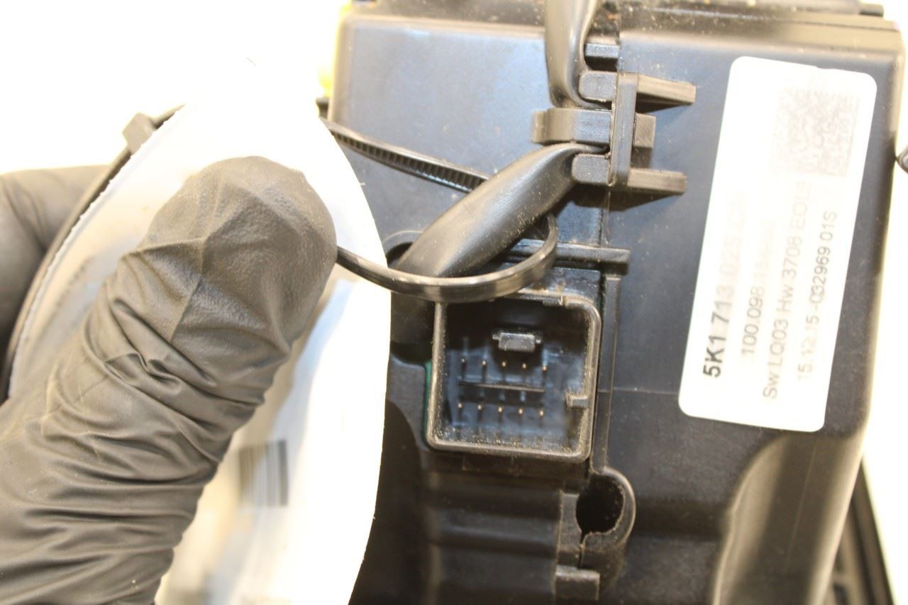 2016 Volkswagen Passat SE FWD Auto Transmission Gear Shifter Lever Knob Assembly - Alshned Auto Parts