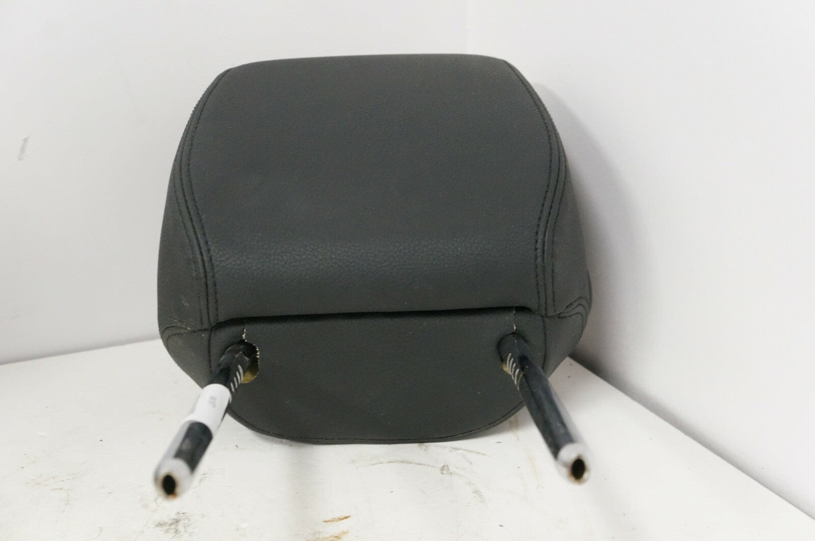13-18 BMW 320i Front Left Right Seat Head Rest Black Leather 52-10-7-362-609 OEM - Alshned Auto Parts