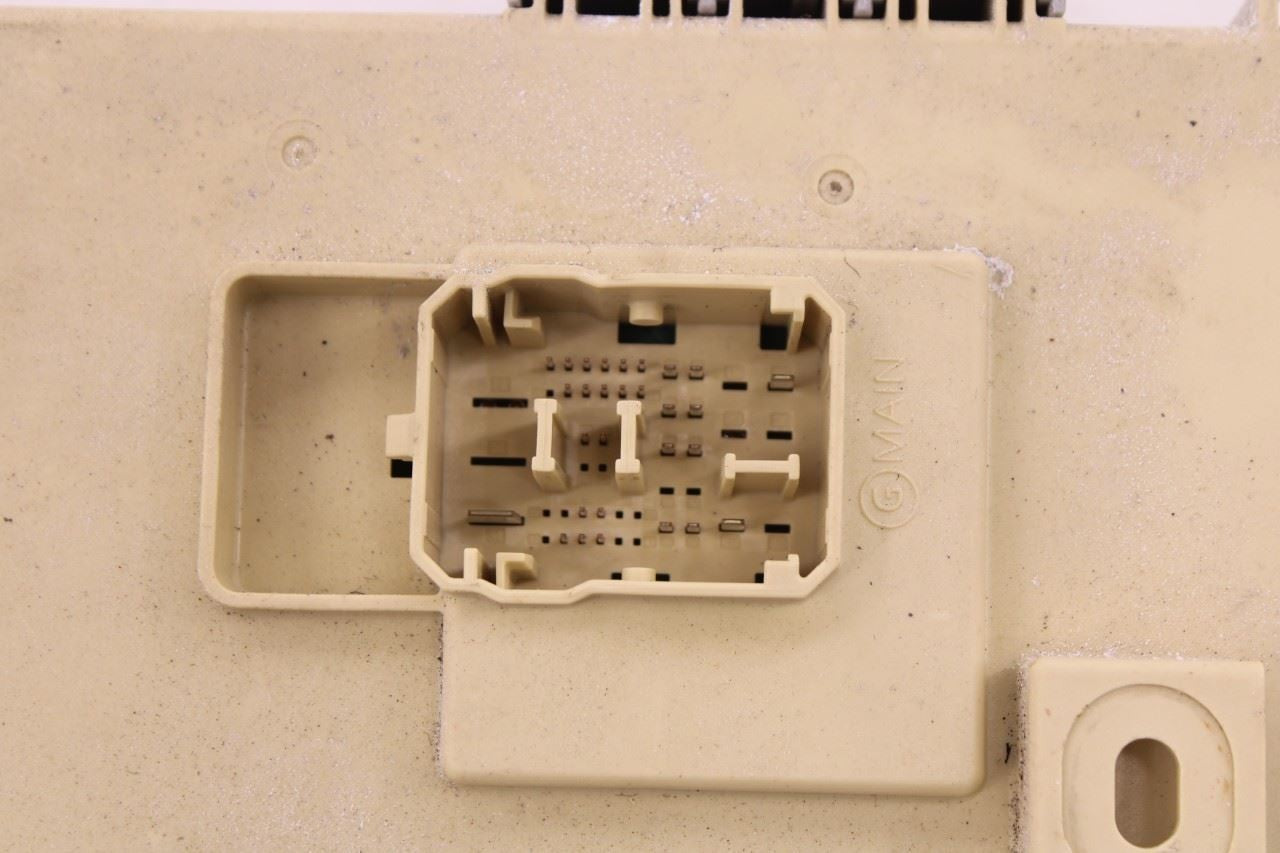 20-22 Hyundai Palisade Limited Cabin Instrument Panel Fuse Relay Junction Block - Alshned Auto Parts