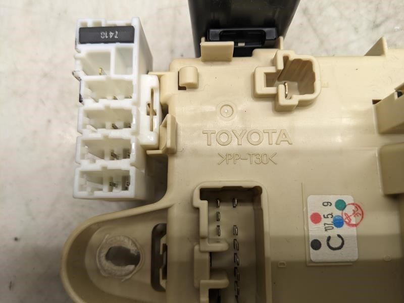 2007-2009 Lexus RX350 3.5L Rear Trunk Fuse Relay Junction Box 82670-48050 OEM - Alshned Auto Parts