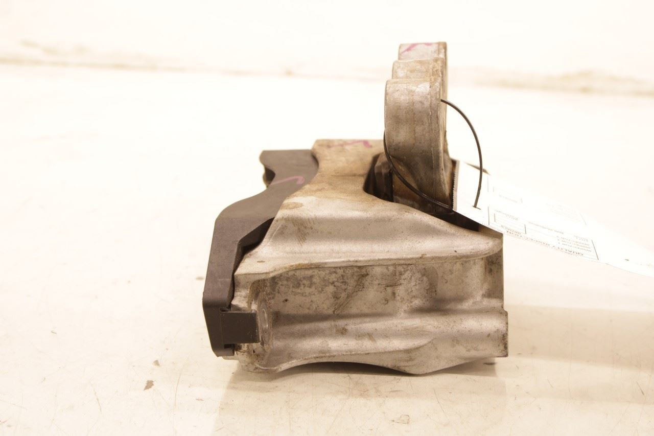 2017-2023 GMC Acadia SLT-1 3.6L AWD Right Side Engine Mount Bracket 84499831 OEM - Alshned Auto Parts