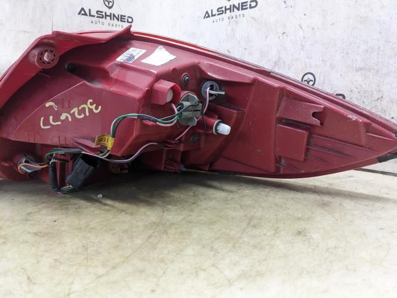 2012-17 Hyundai Veloster RR LH Driver Side Tail Light Lamp 92401-2V000 OEM *ReaD - Alshned Auto Parts