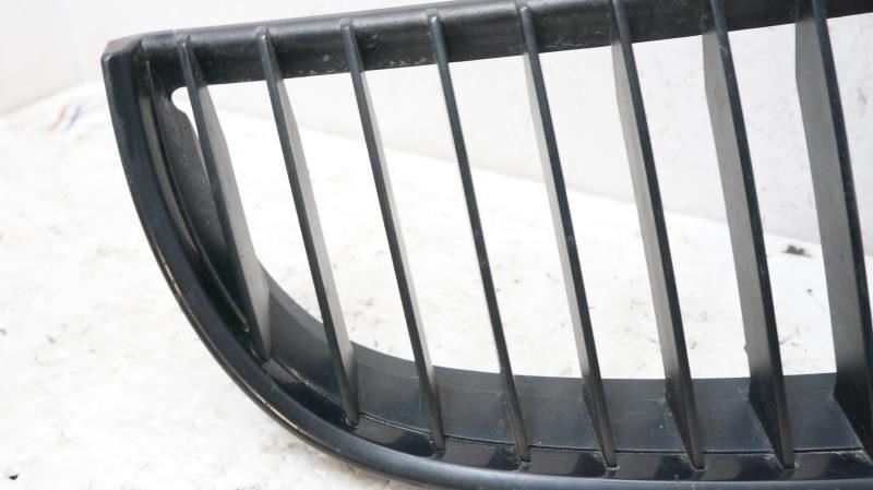 2008 BMW 335i Upper Front Right Passenger Radiator Grille 51-13-7-120-010 OEM - Alshned Auto Parts