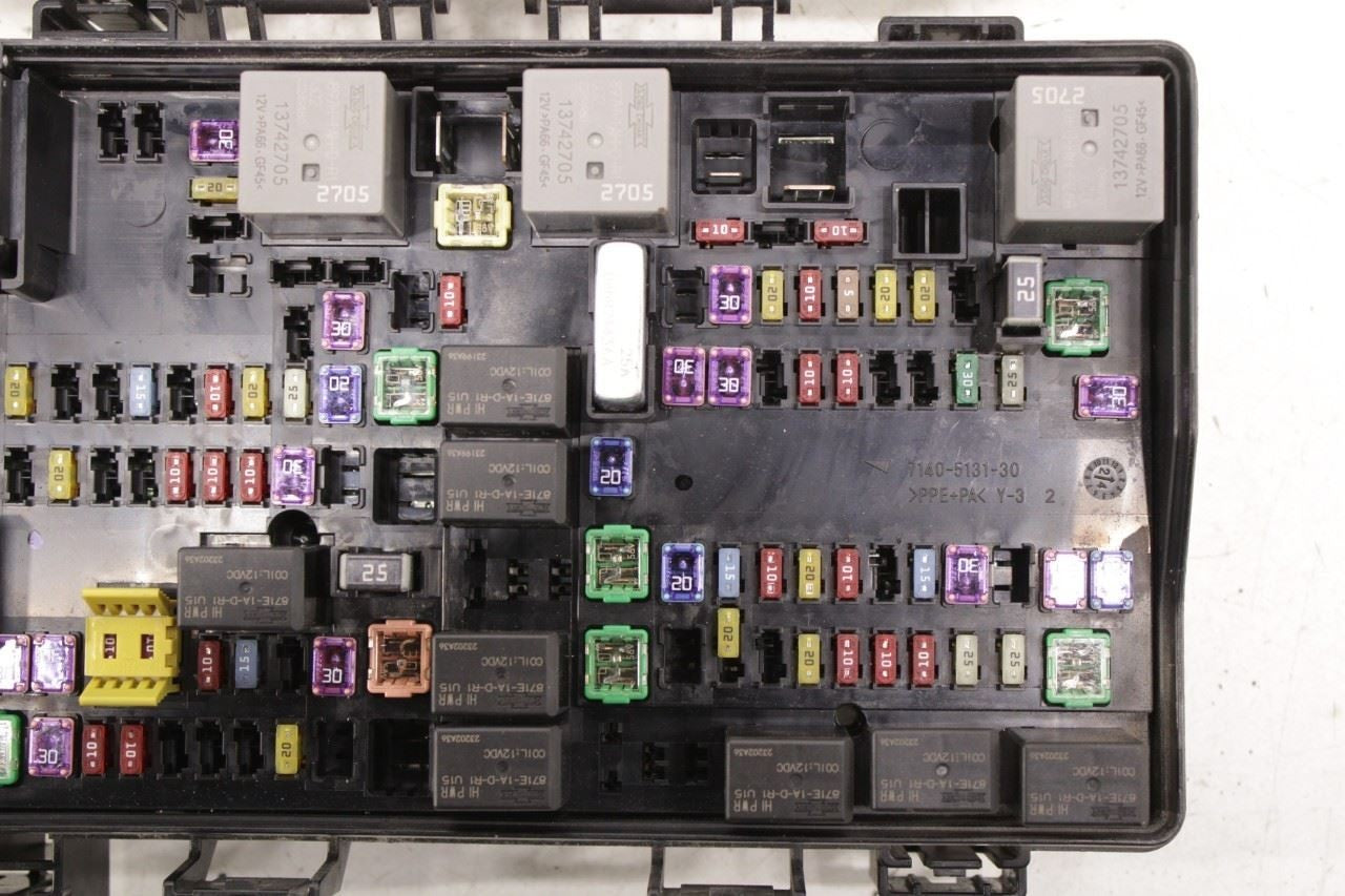 15-18 Ram 2500 Tradesman 6.4L 2WD Intelligent Power Distribution Center Fuse Box - Alshned Auto Parts