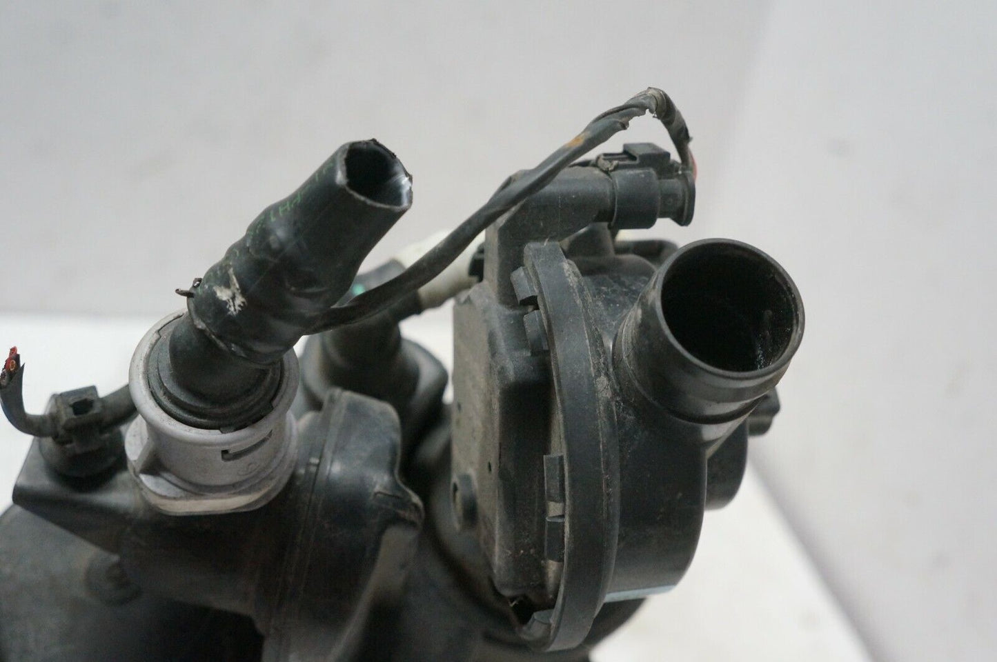 12-16 BMW 328i Fuel Vapor Evaporator Emission EVAP Canister 7297330-02 OEM - Alshned Auto Parts