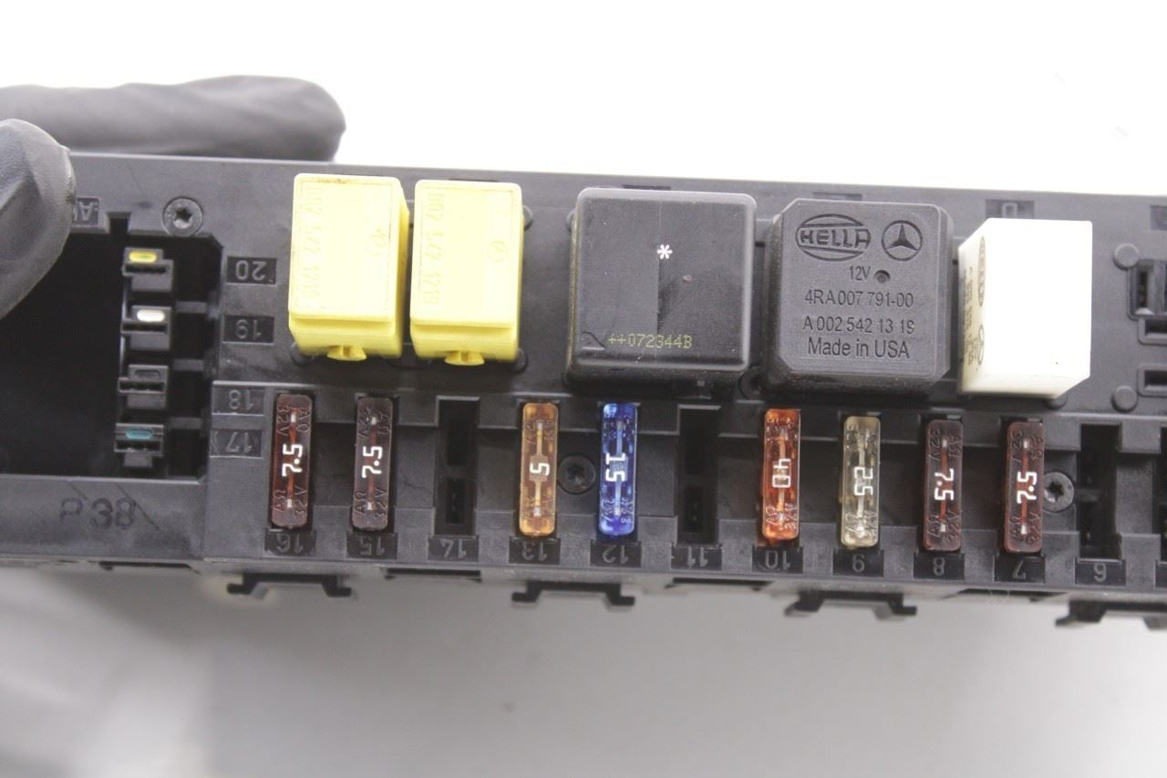 06-09 Mercedes-Benz CLK 350 3.5L RWD Rear SAM Signal Acquisition Module Fuse Box - Alshned Auto Parts