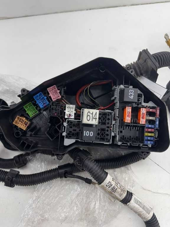 11-14 Porsche Cayenne S 4.8L Engine Bay Fuse Relay Junction Box w/ Wire Harness15