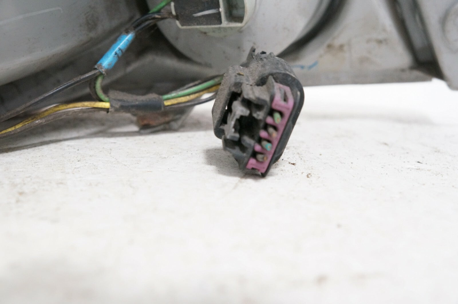 2005-2010 Chevrolet Cobalt Passenger Right Tail Light Assembly 19418415 OEM - Alshned Auto Parts