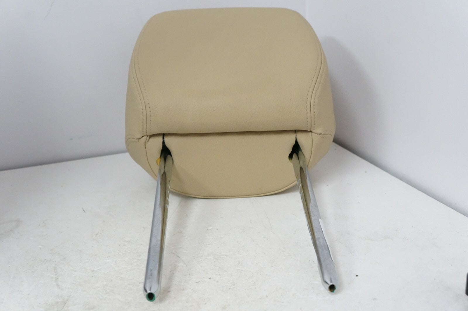 BMW 328i 07-13 Front Left Right Seat Head Rest Beige 52-10-7-362-609 OEM VA1872 - Alshned Auto Parts