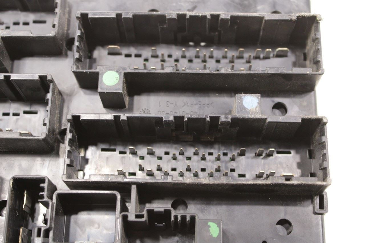 15-18 Ram 2500 Tradesman 6.4L 2WD Intelligent Power Distribution Center Fuse Box - Alshned Auto Parts