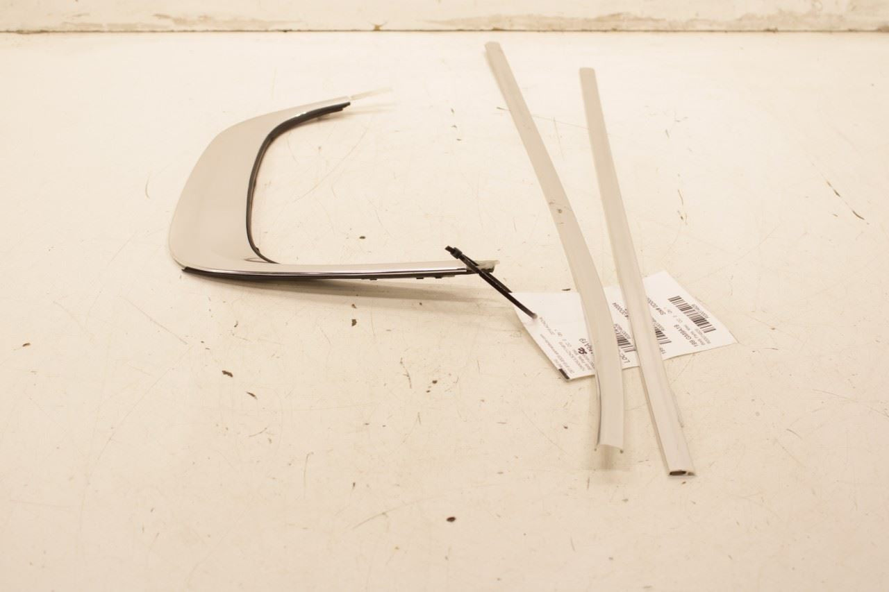 17-23 GMC Acadia SLT-1 Rear Right Door Window Upper Reveal w/ Belt Outer Molding - Alshned Auto Parts