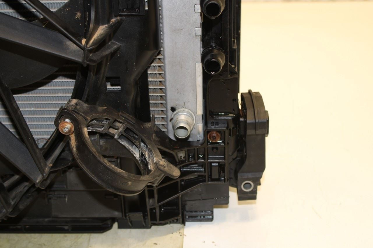 10-15 BMW 750Li xDrive 4.4L Engine Cooling Radiator Fan Assy 17428509743 *ReaD* - Alshned Auto Parts