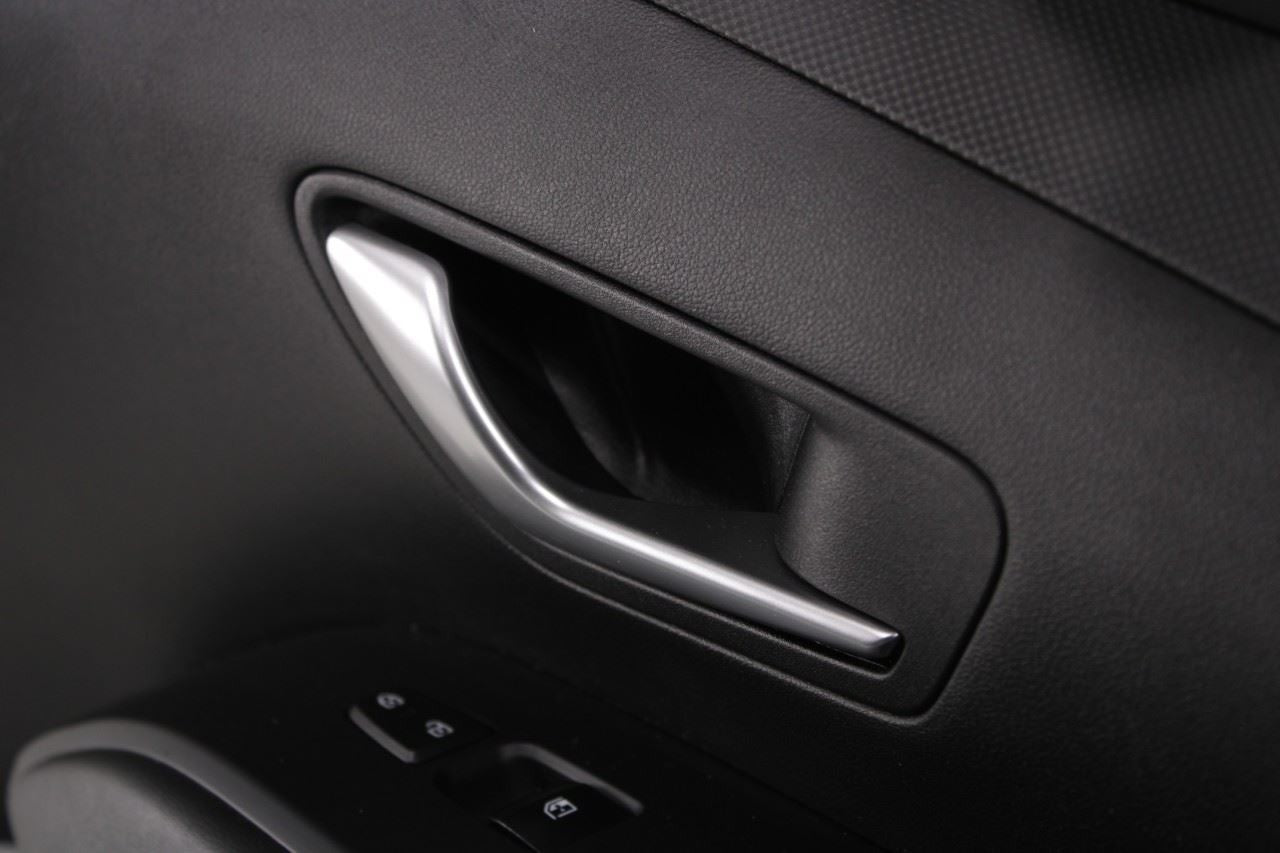2022-24 Hyundai Tucson SEL Front Right Passenger Door Trim Panel 82386-CW000NNB - Alshned Auto Parts