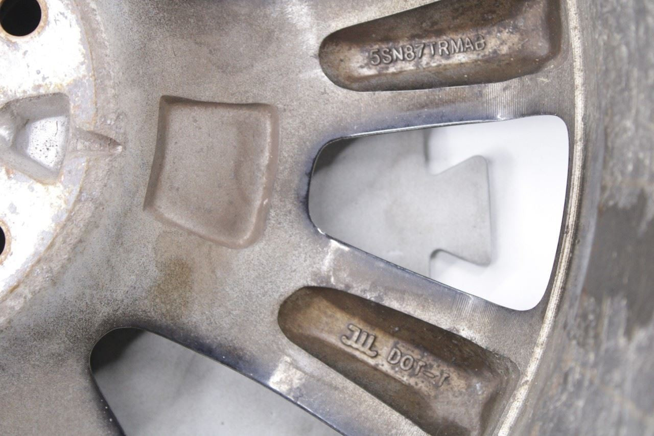 2017-2018 Jeep Cherokee Limited Aluminum Wheel R18x7.0J 5 V Spoke 5SN87DD5AB OEM - Alshned Auto Parts