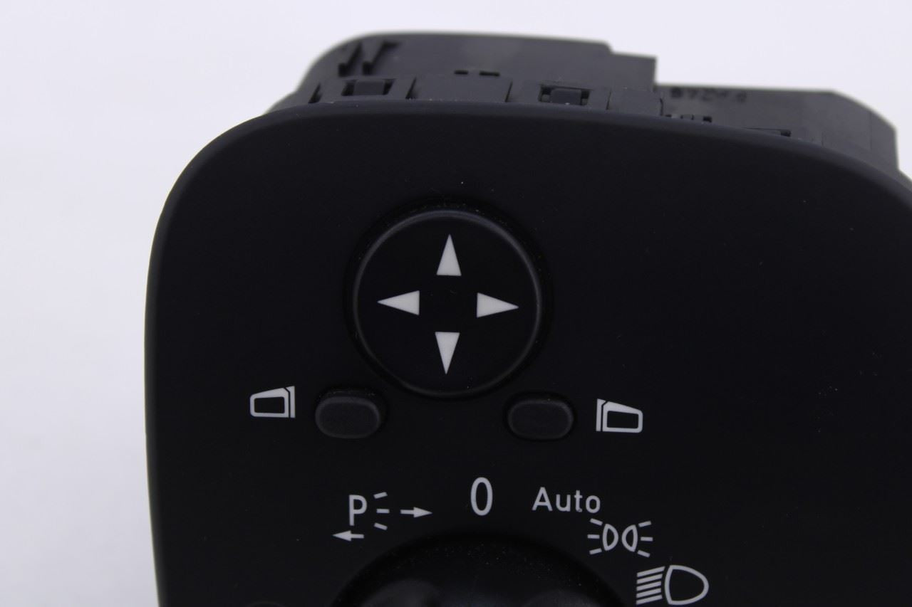 06-09 Mercedes-Benz CLK350 Dash Panel Headlamp Remote Control Switch 20354510049