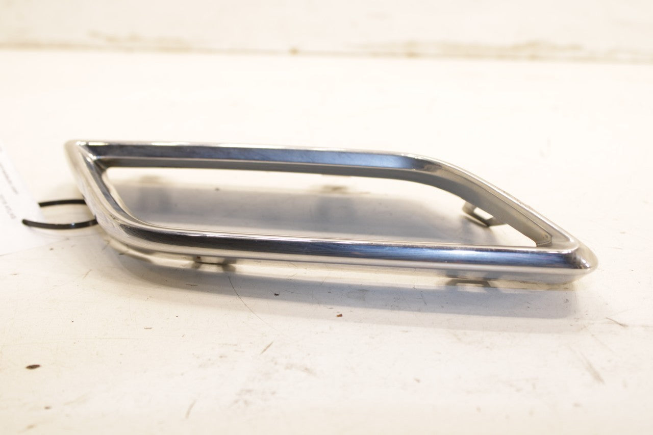 201820 Volkswagen Atlas S Rear Bumper Right Side Exhaust Tip Bezel Tail *ReaD* - Alshned Auto Parts