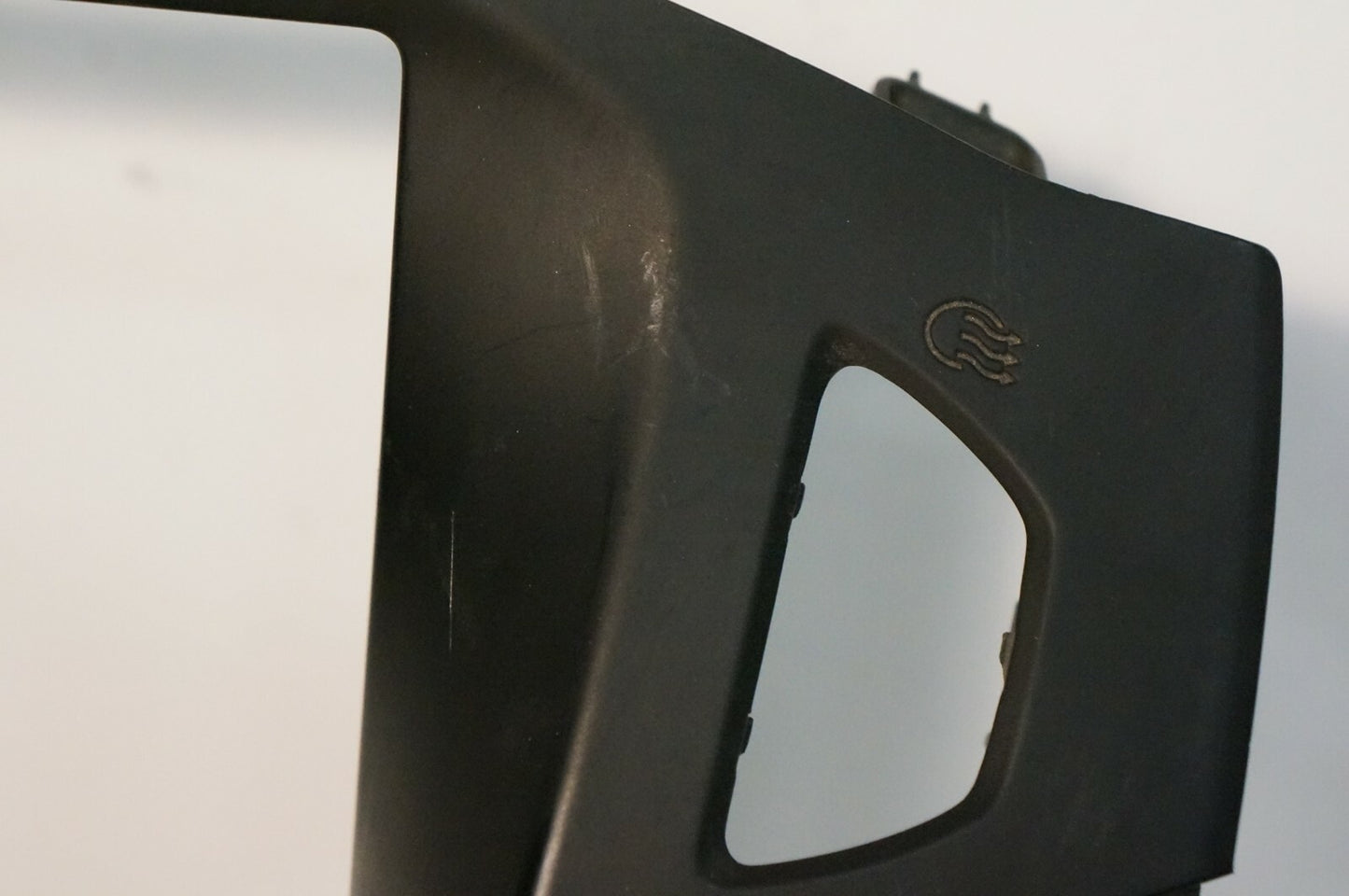 12-14 FORD FOCUS DASH RADIO DISPLAY BEZEL TRIM W/ CENTER AIR VENT OEM - Alshned Auto Parts