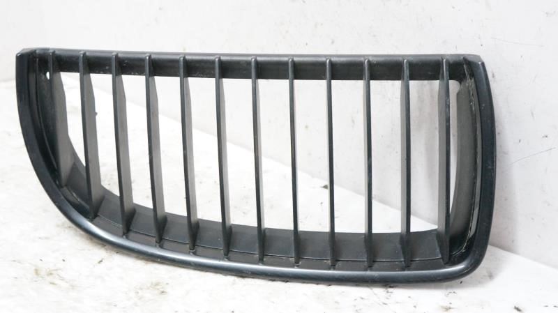 2008 BMW 335i Upper Front Right Passenger Radiator Grille 51-13-7-120-010 OEM - Alshned Auto Parts