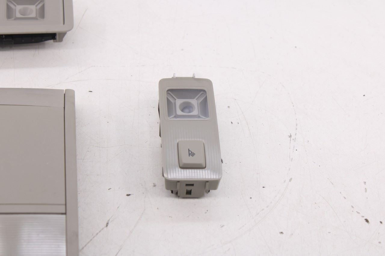 2021-23 Volkswagen Atlas SE Roof Overhead Console Interior Light Lamp Set *ReaD* - Alshned Auto Parts