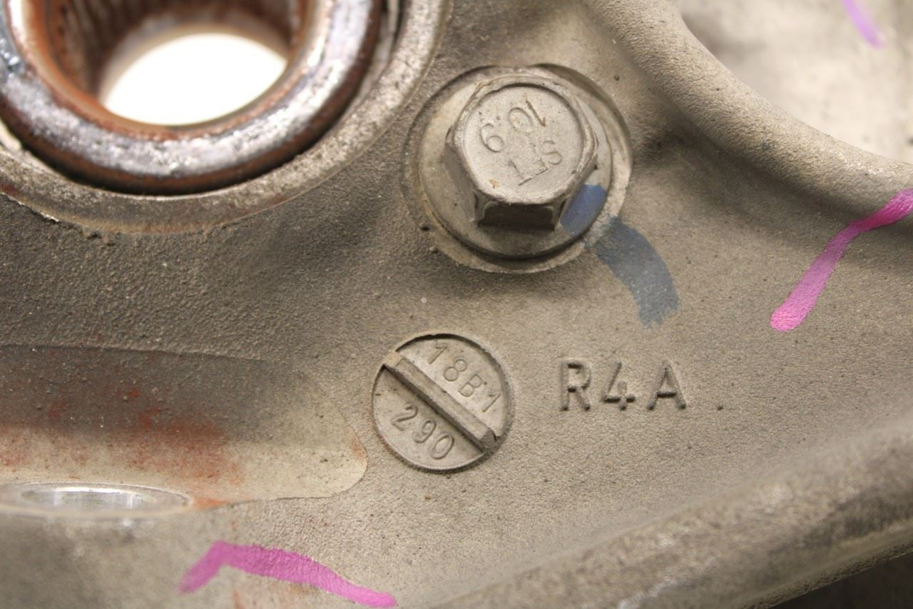 2017-23 GMC Acadia SLT-1 Front Right Passenger Side Spindle Knuckle Hub 84560116 - Alshned Auto Parts