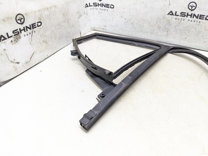 2017-20 Hyundai Elantra Rear Right Door Window Glass Run Channel 83541-F2000 OEM - Alshned Auto Parts