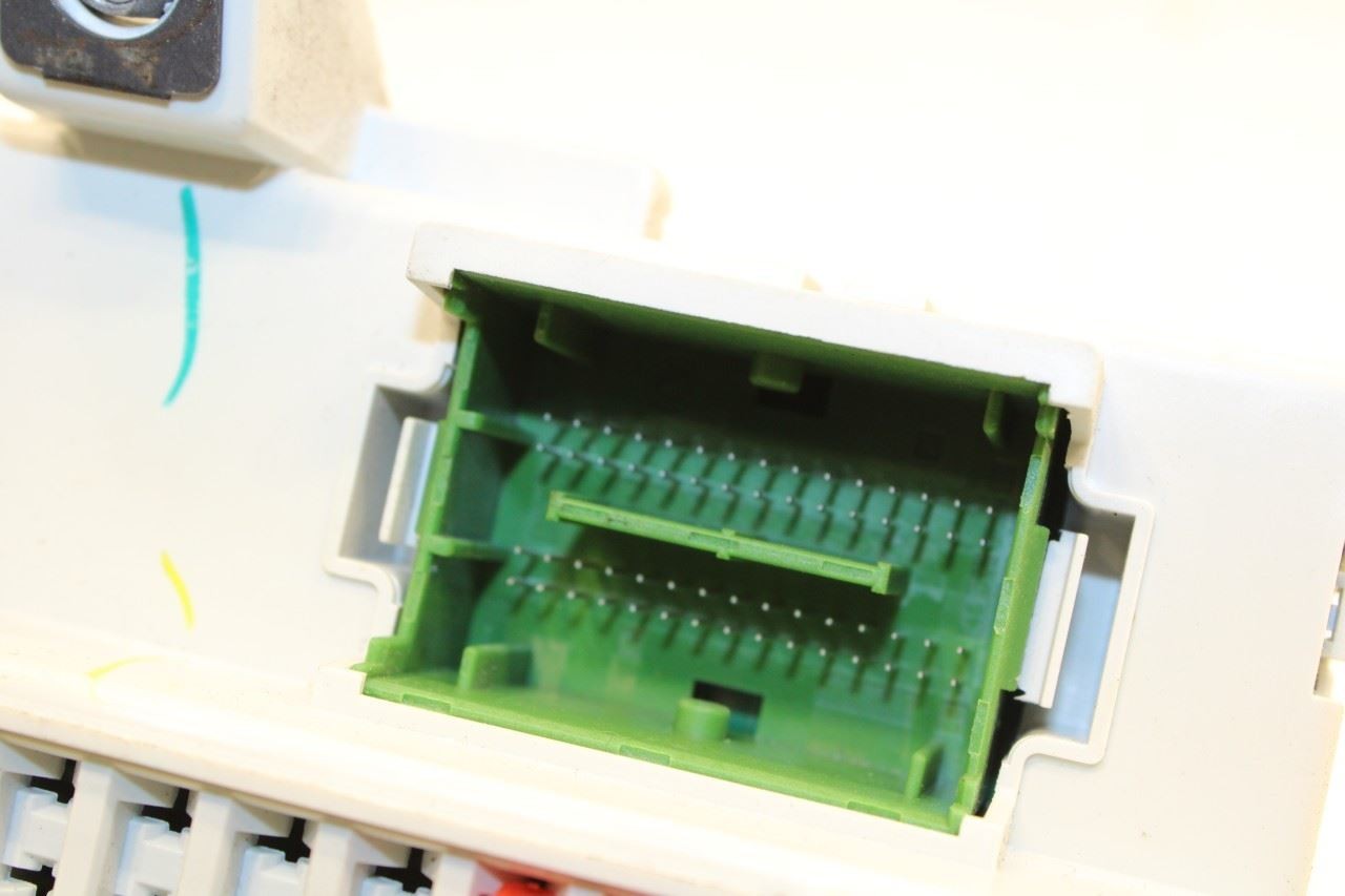 2019 Jeep Cherokee Latitude 3.2L Cabin BCM Body Control Module Fuse Relay Block - Alshned Auto Parts