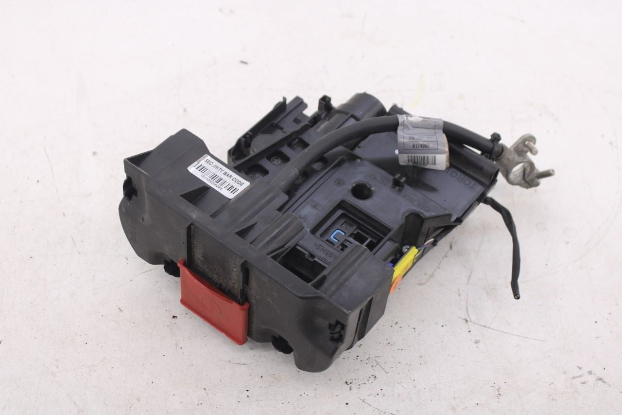 08-15 Mercedes-Benz C350 Sport 3.5L RWD Battery Terminal Junction Fuse Relay Box - Alshned Auto Parts