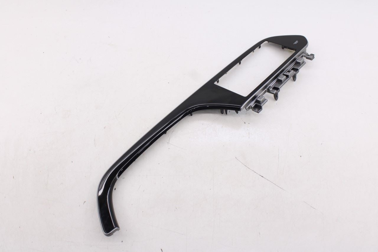 2020-22 Hyundai Palisade Limited AWD Dash Center Panel Display Bezel 84740-S85102