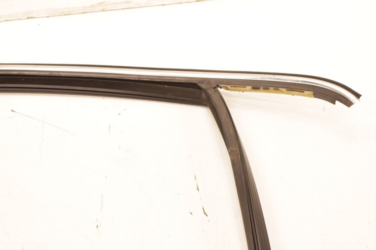 14-22 Jeep Cherokee Latitude Front Right Door Run Channel w/ Belt Weatherstrips - Alshned Auto Parts