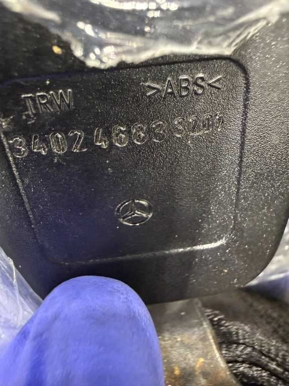 2008 Mercedes-Benz C350 Rear Right Left Side 2nd Row Seat Belt Buckle Set of 3 - Alshned Auto Parts