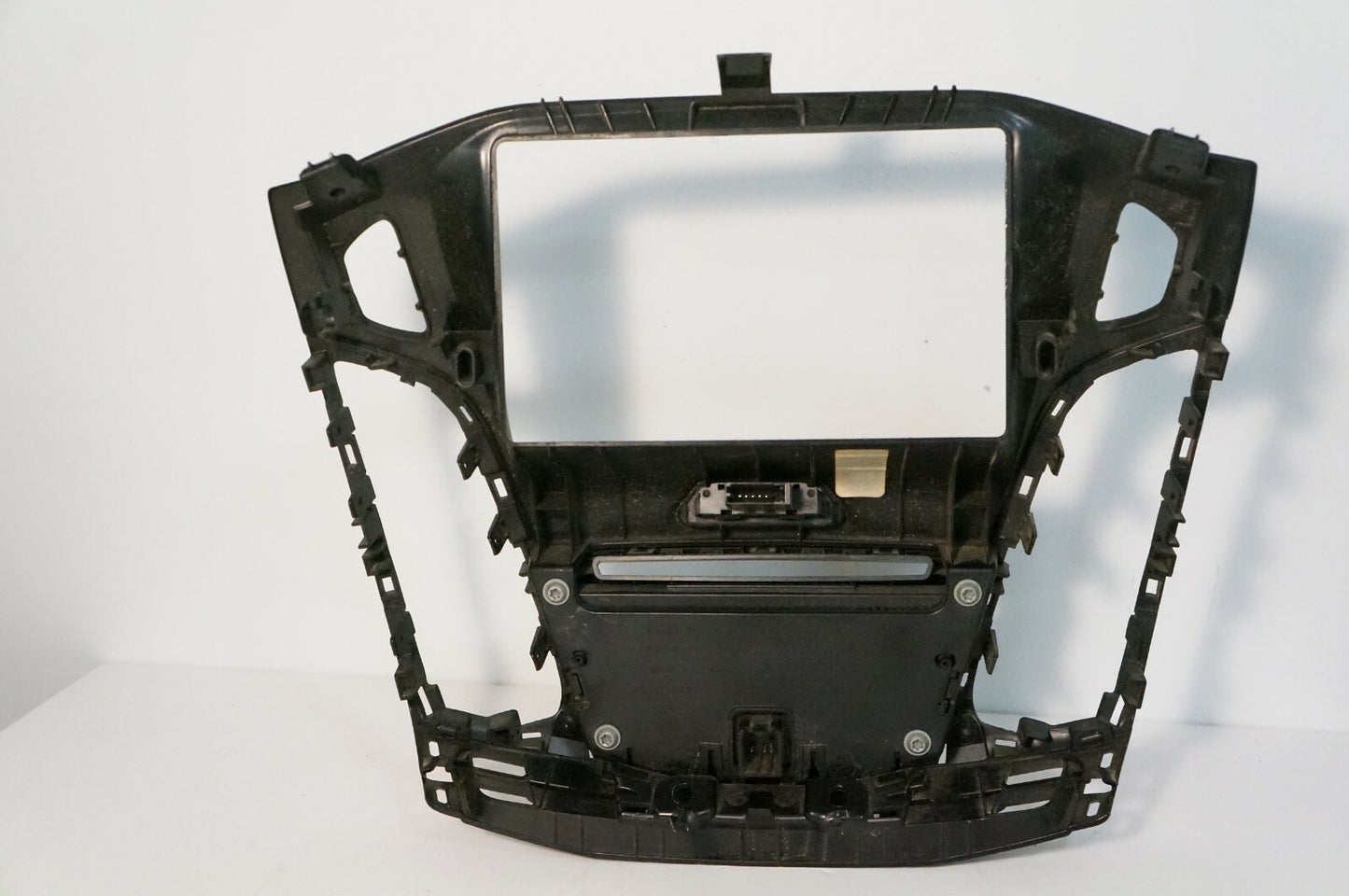 12-14 FORD FOCUS DASH RADIO DISPLAY BEZEL TRIM W/ CENTER AIR VENT OEM - Alshned Auto Parts