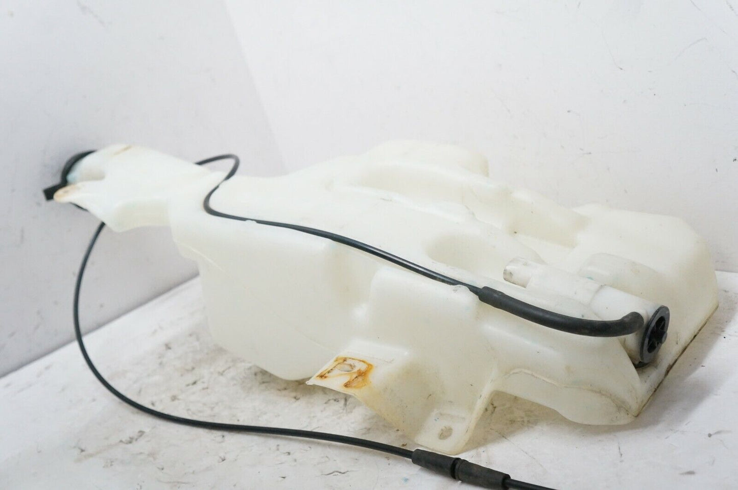 2007-2013 GMC Sierra 1500 Windshield Washer Reservoir Tank 20999339 OEM - Alshned Auto Parts