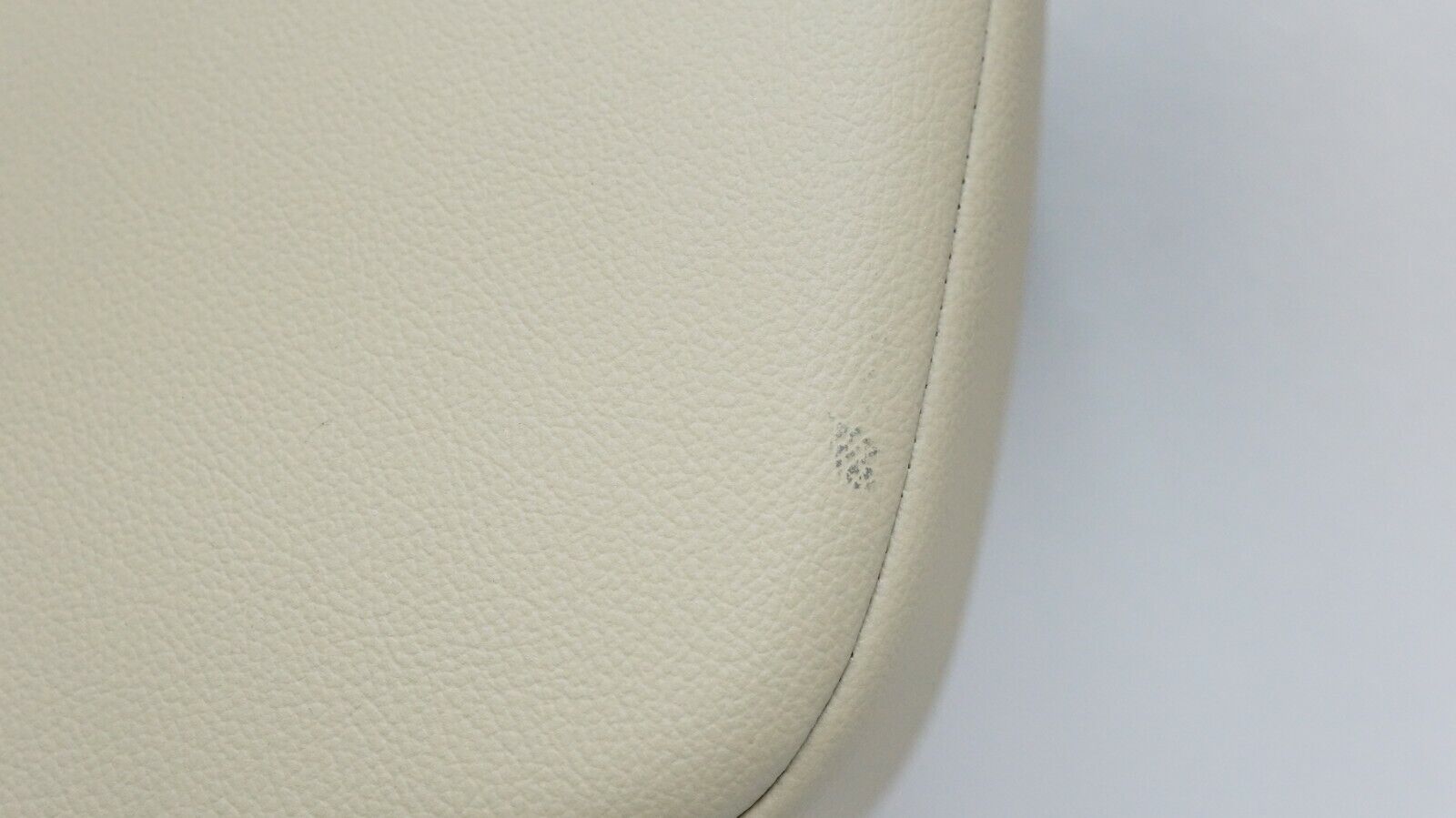 08-15 Land Rover LR2 Driver Passenger Front Headrest Beige OEM LR055584 - Alshned Auto Parts